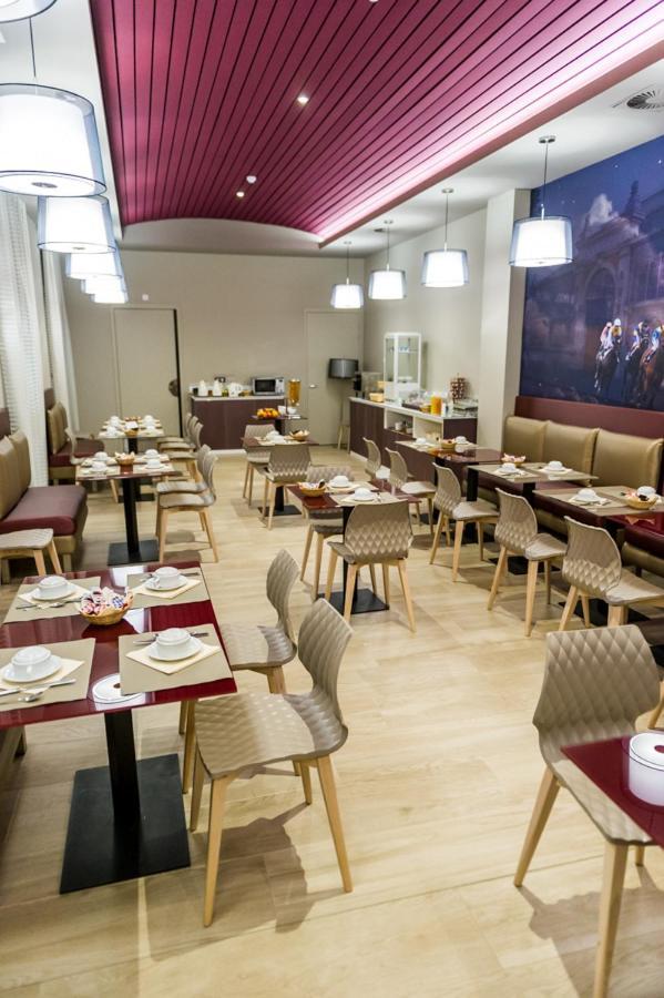 Hotel Le Châteaubriant Εξωτερικό φωτογραφία
